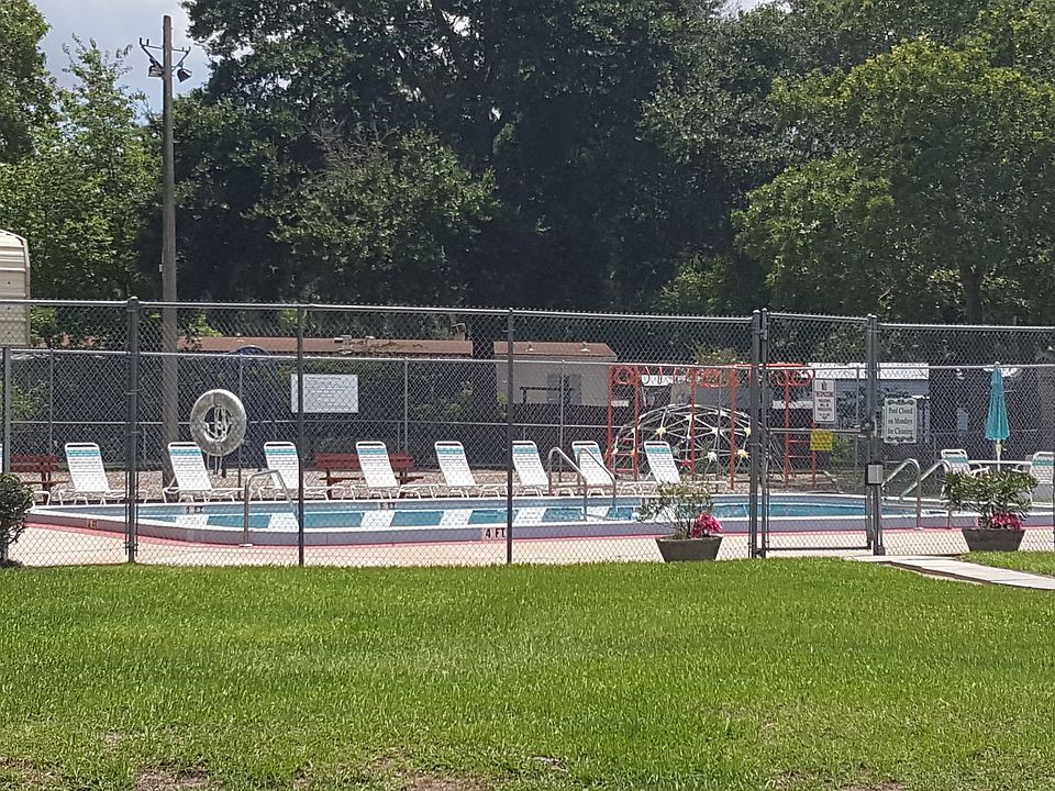 2nd image of 11010 Creekwood Dr