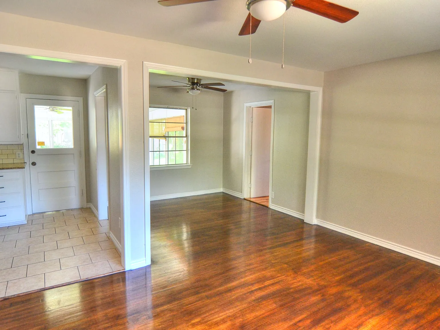 3 bed, 1417 sqft, $2,000 — Photo 2