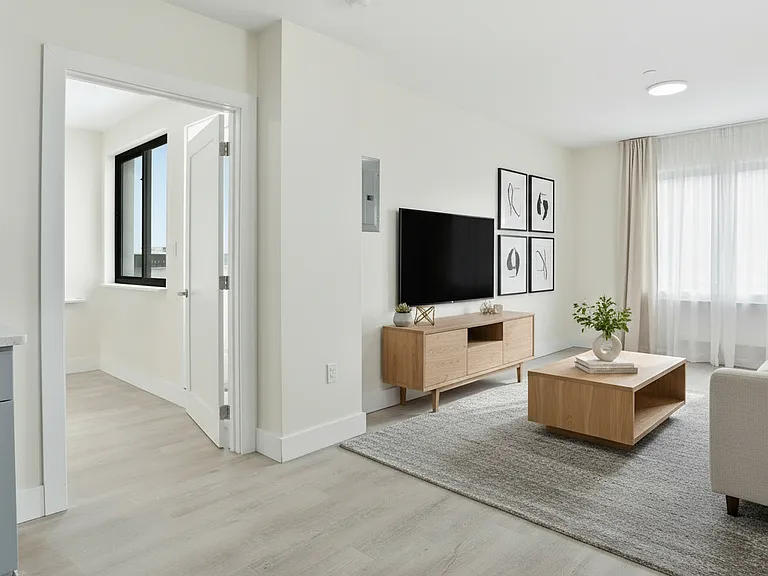 16913 90th Ave #4G — Photo 2