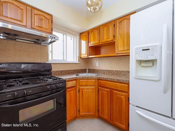 5th image of 27 Leason Pl Floor 1