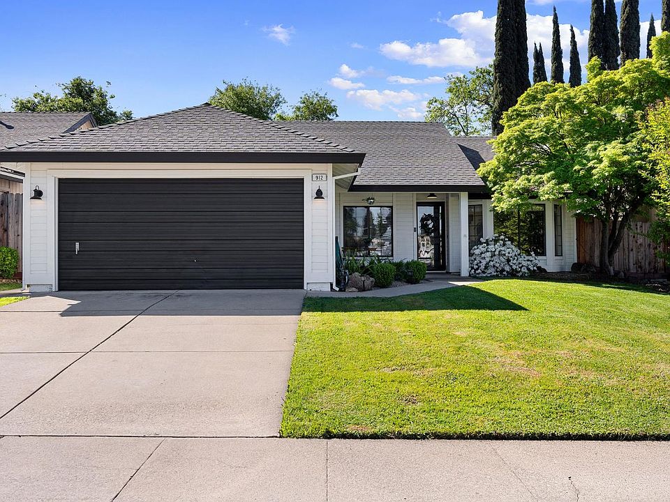 1st image of 912 Portside Cir