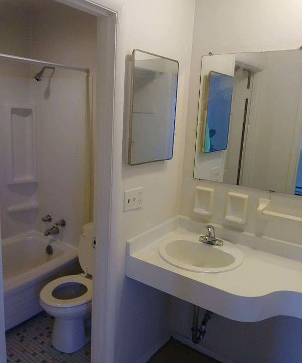 2nd image of 2341 Burnet Ave APT 16
