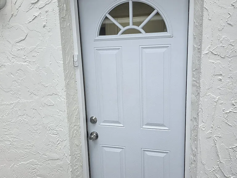 107 Valley Cir #A — Photo 1