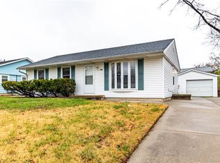 1916 S Lynnwood Dr, Decatur, IL 62521