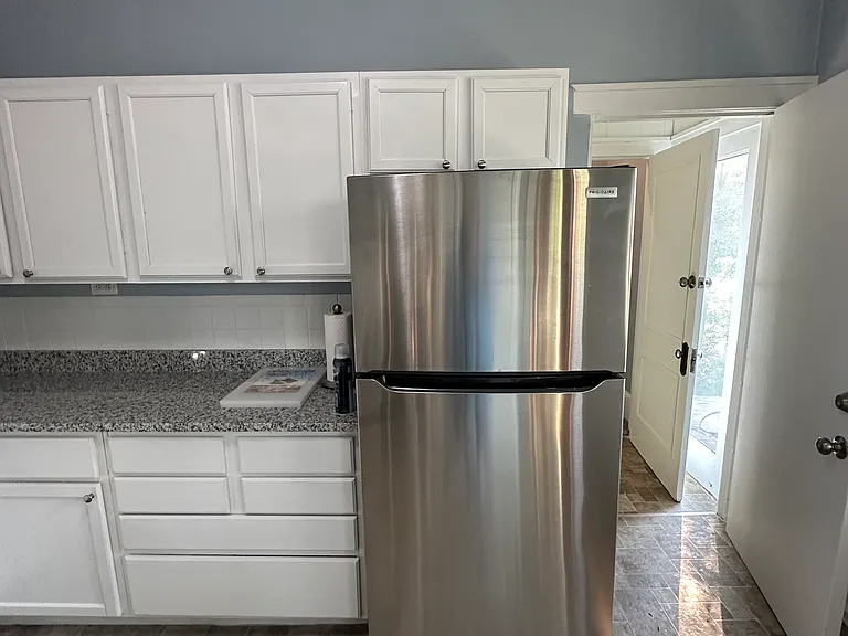 1606 James Ave N #2 — Photo 6