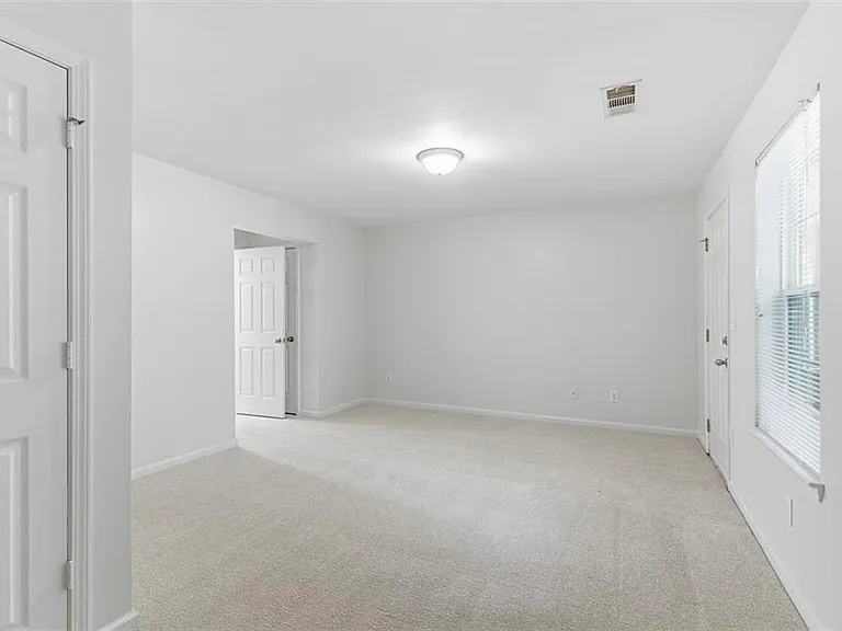 6710 Stoneleigh Way — Photo 28