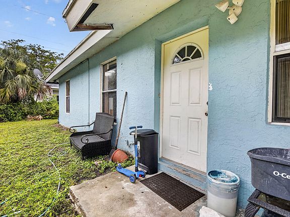 5th image of 2842 NW 9th Place