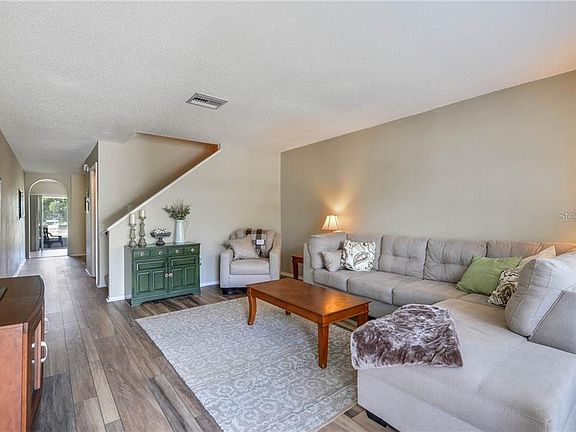 5th image of 647 Kensington Lake Cir
