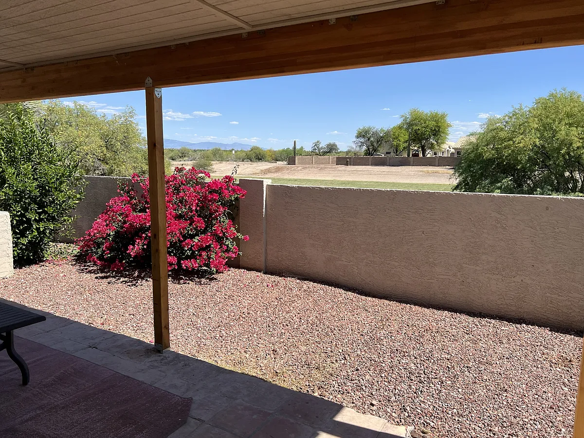 Building Photo - 9130 N Safflower Ln
