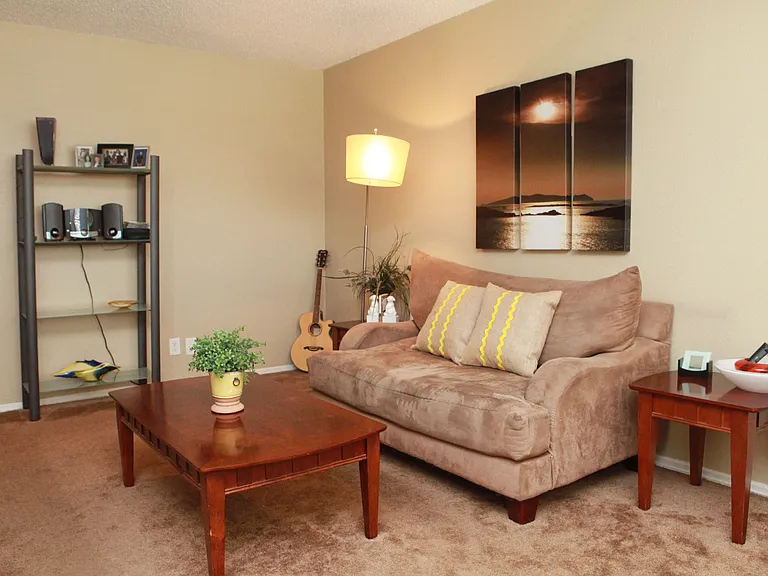 1404 S Troost Ave #102 — Photo 5