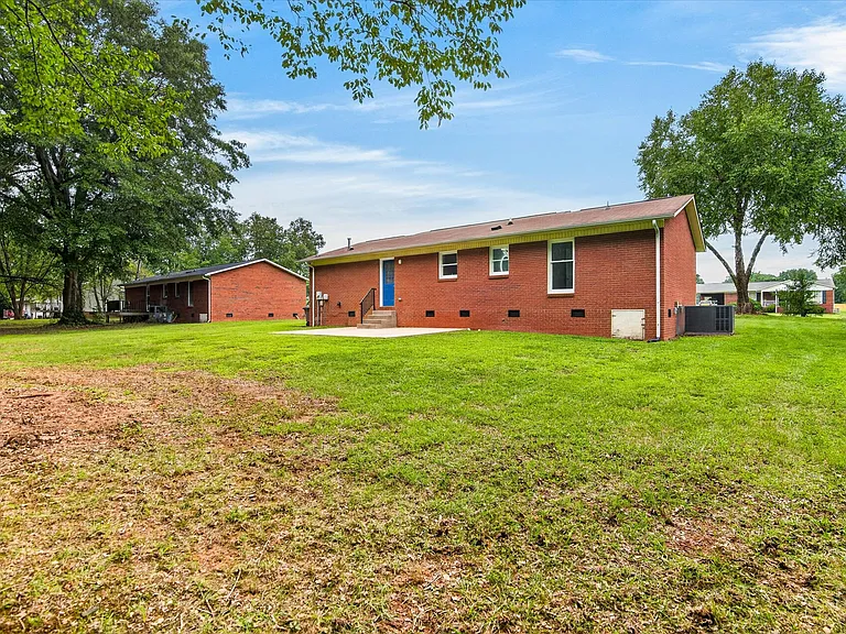 912 Kearney Dr — Photo 32