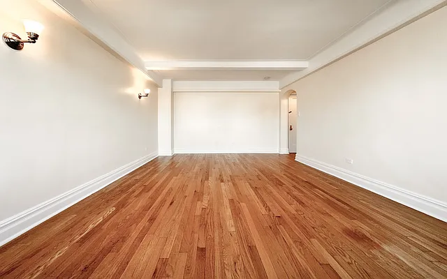 Rented by Manhattan Realty Group | media 16