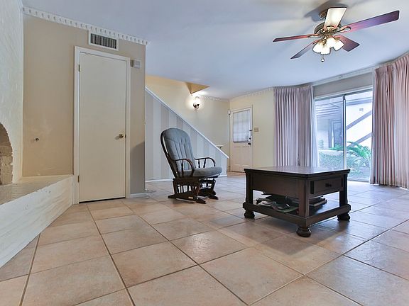 3rd image of 8715 Starcrest Dr