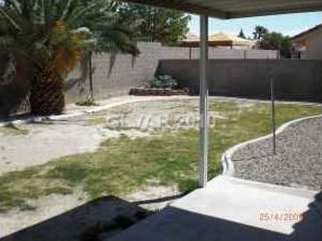 Backyard & Covered Patio