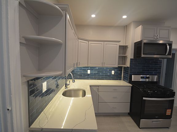 4th image of 31 Claybourne St #1