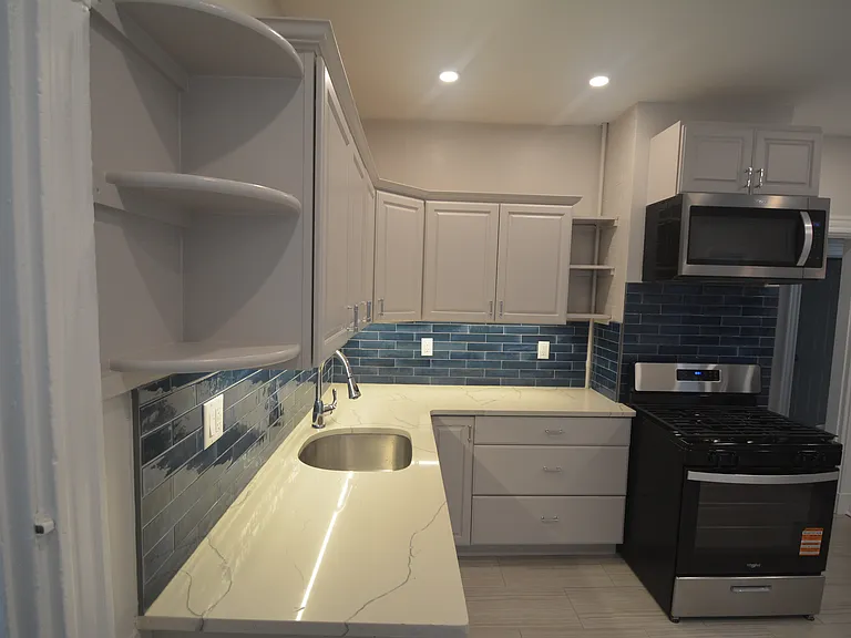 31 Claybourne St #1 — Photo 4