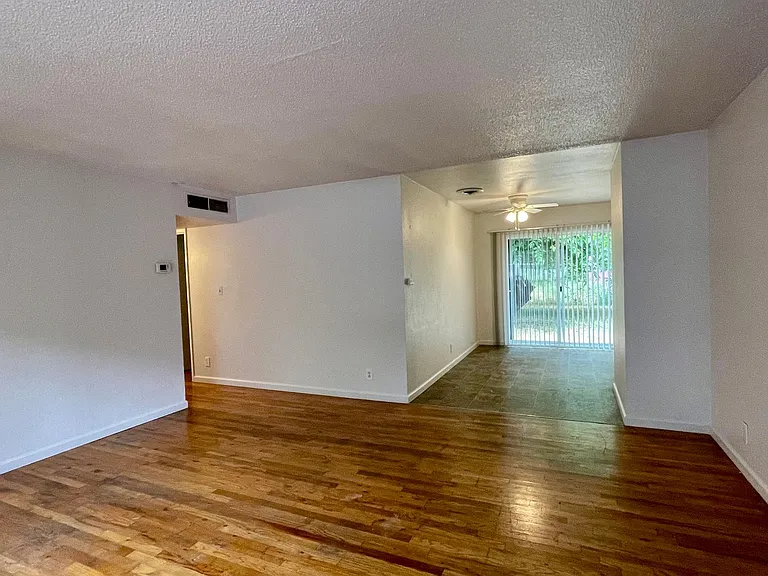 3474 Nicolet Ln — Photo 3