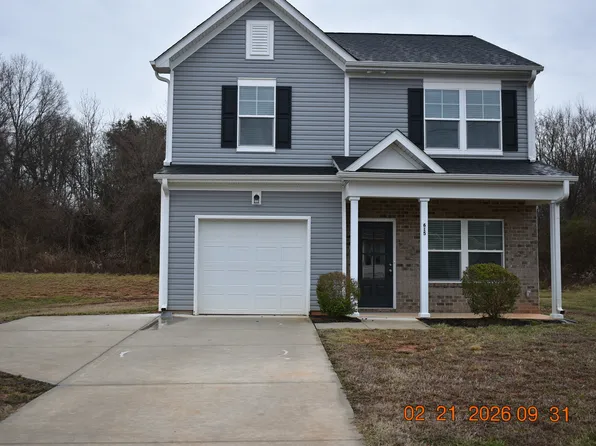 615 East St, Reidsville, NC 27320
