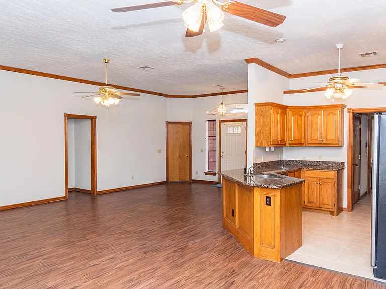 716 Azalea Hill Dr — Photo 6