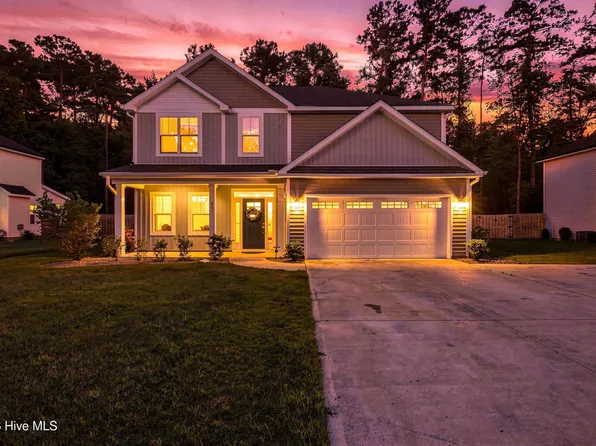807 E Fremont Street, Burgaw, NC 28425