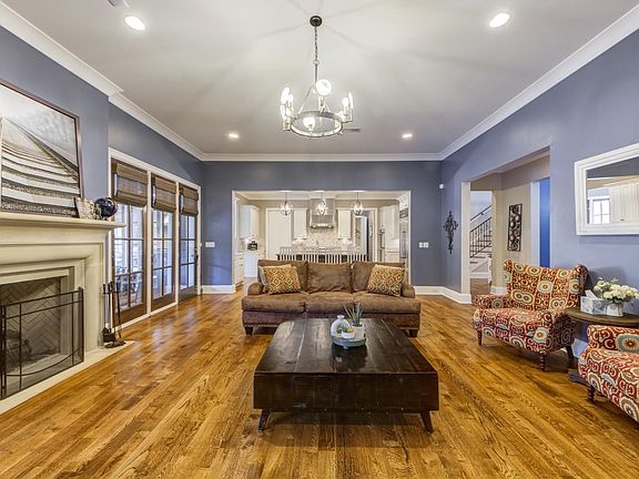 5th image of 9027 Hollybrook Ln S