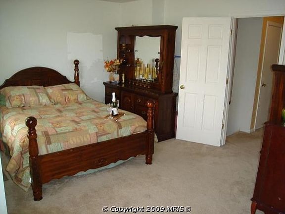 5th image of 206 Heritage Commons Dr