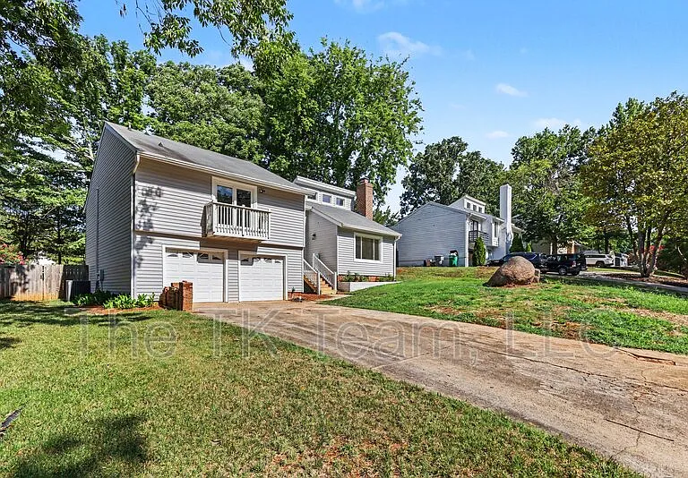 9606 Fairway Ridge Rd — Photo 2