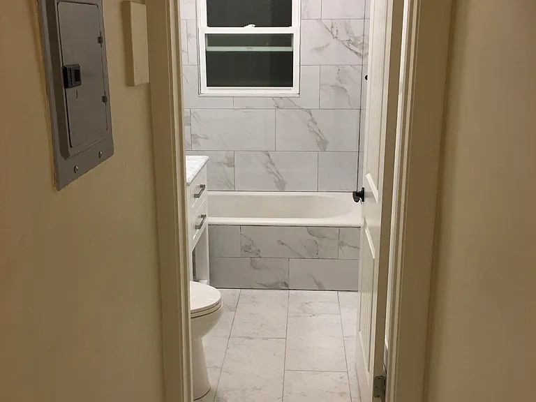 131 N Breed St #102 — Photo 6