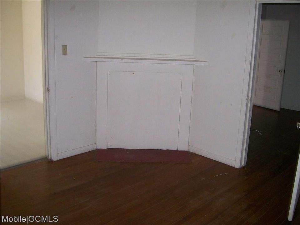 2nd image of 52 Gulf St
