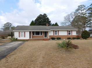 732 Circle Dr, Trent Woods, NC 28562