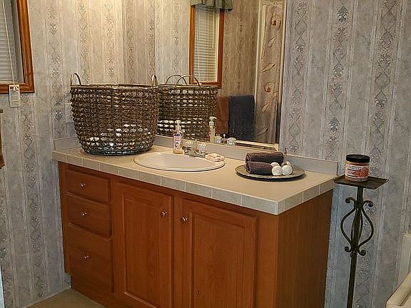 Master stand up shower plus 