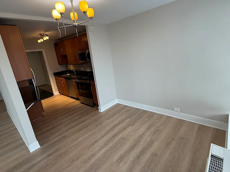 5445 N Sheridan Rd #501 — Photo 2