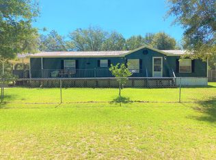 100 Nering Ave, Interlachen, FL 32148