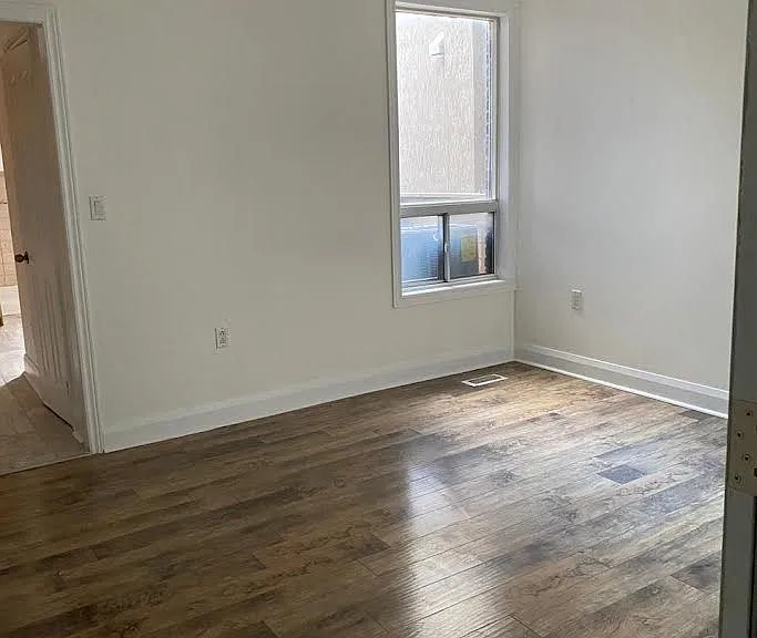 37 Gillespie Ave #MAIN FLOOR — Photo 14