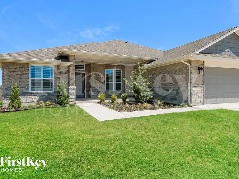 1720 Gladington Ct — Photo 2