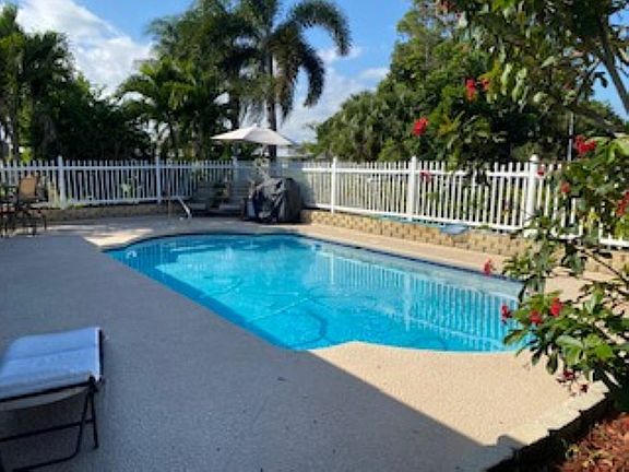 3rd image of 1514 SE Westmoreland Blvd