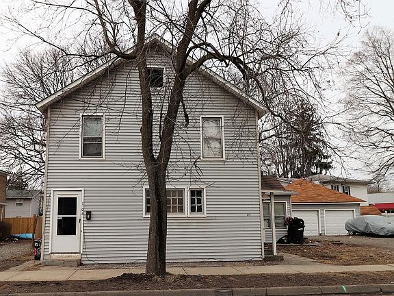 2nd image of 106 Sayre St