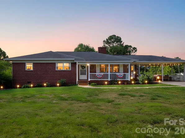 202 Museum Rd, Statesville, NC 28625