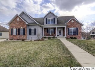 214 Cumberland Dr, Rochester, IL 62563