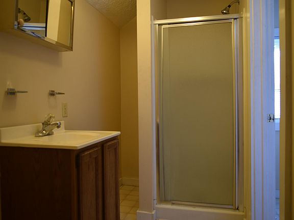 5th image of 181 1/2 E Allen St