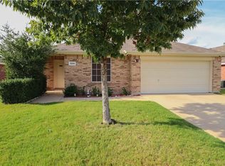 1204 Mountain Peak Dr, Haslet, TX 76052