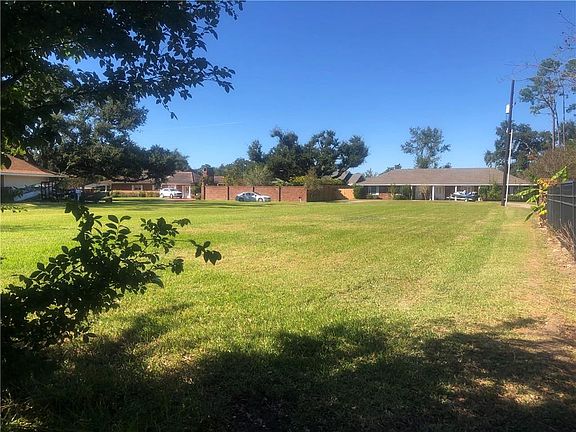 4th image of 158 Holly Dr