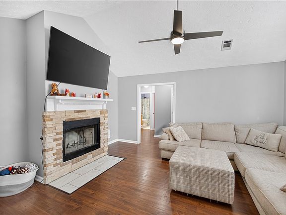 3rd image of 1404 Southers Ct