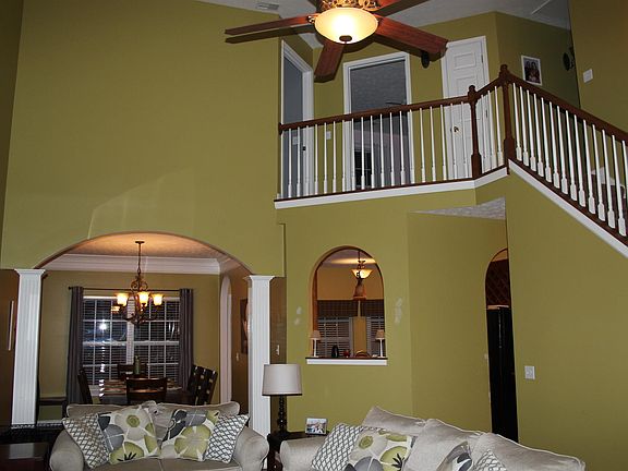 5th image of 209 Kiowa Ct