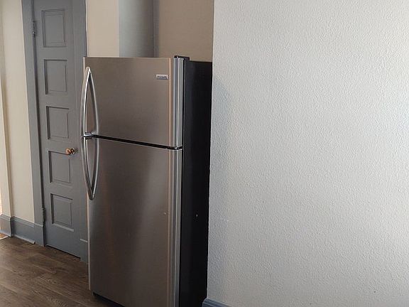 4th image of 611 N Perry St APT 3