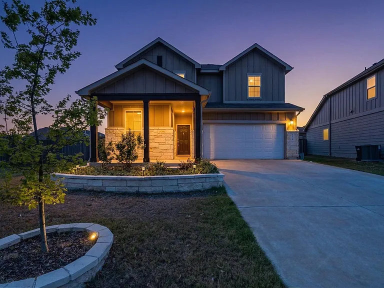 138 Fern Dr — Photo 2