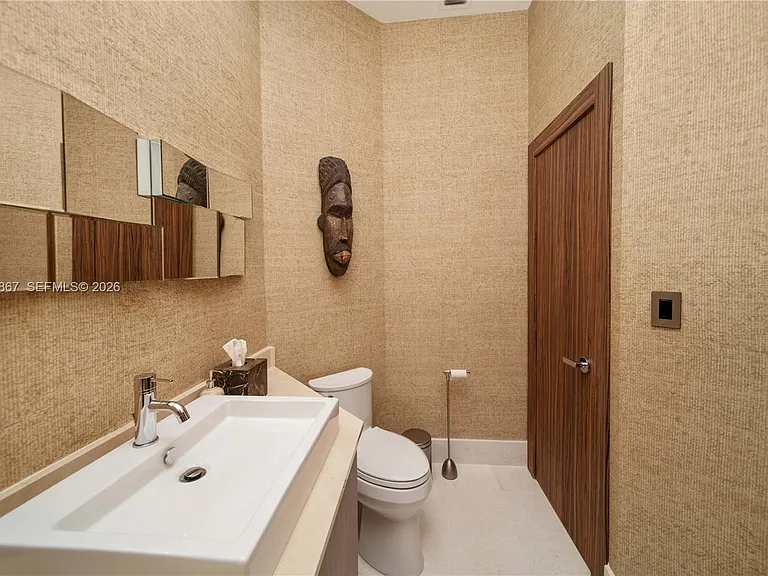 3705 NE 214th St #13 — Photo 54