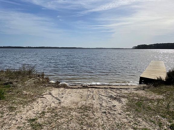 4th image of 137 Tarpon Way
