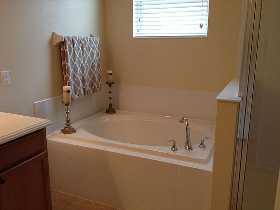 Spa tub in the 5-piece master bath