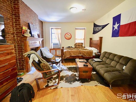2nd image of 338 W 47th St APT 4A
